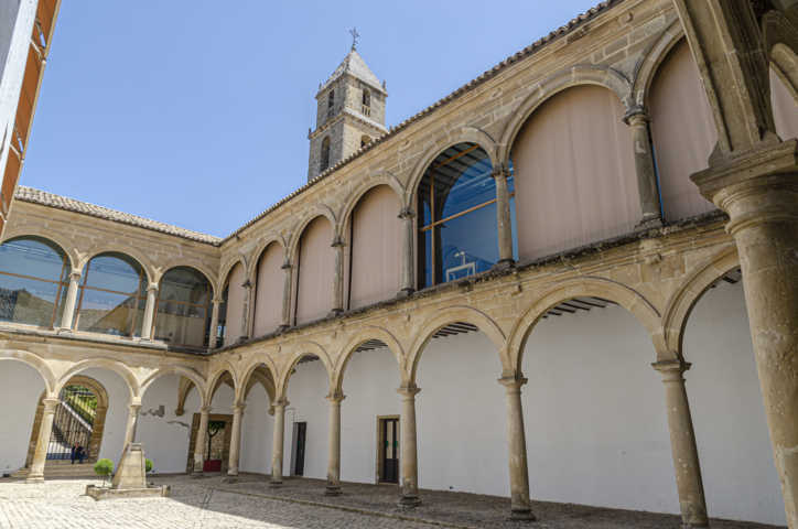 Jaén - Úbeda 055 - Hospital de Santiago.jpg